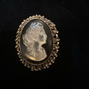 Danecraft Vintage Gold Oval Cameo Brooch Pendant Victorian Floral